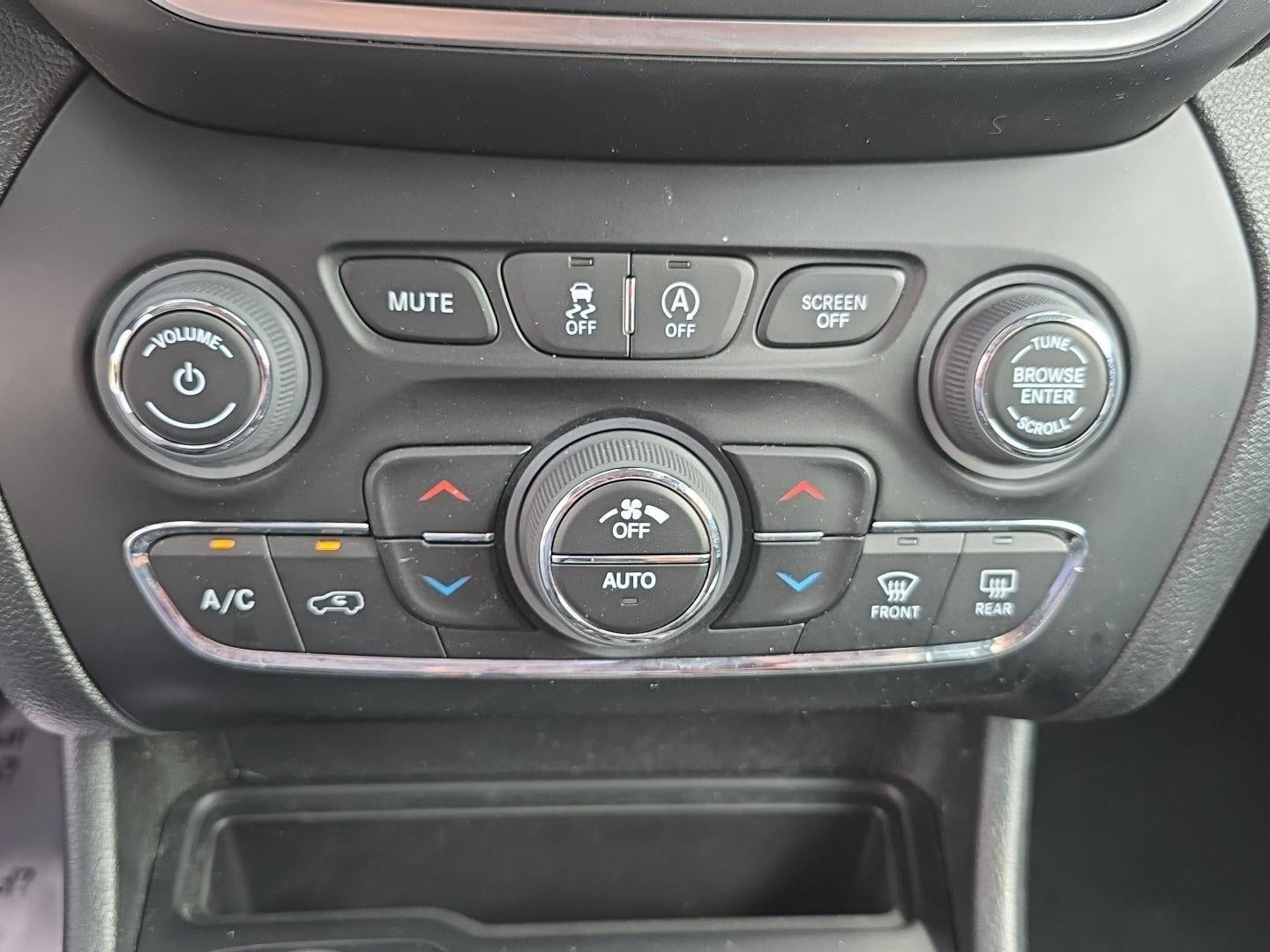 2023 Jeep Cherokee Altitude Lux