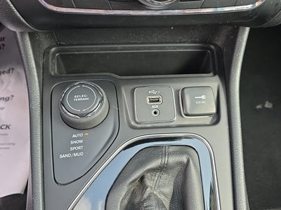2023 Jeep Cherokee Altitude Lux