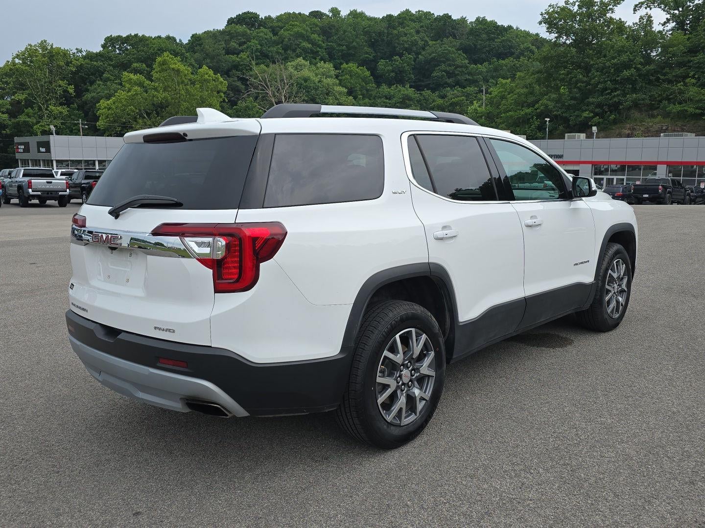 2023 GMC Acadia SLT