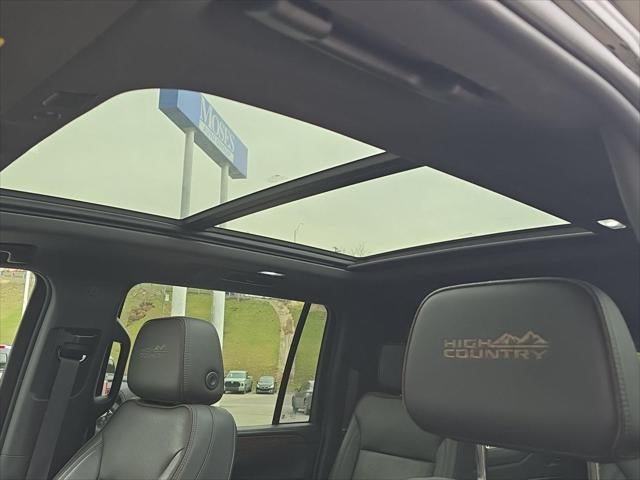 2022 Chevrolet Suburban High Country