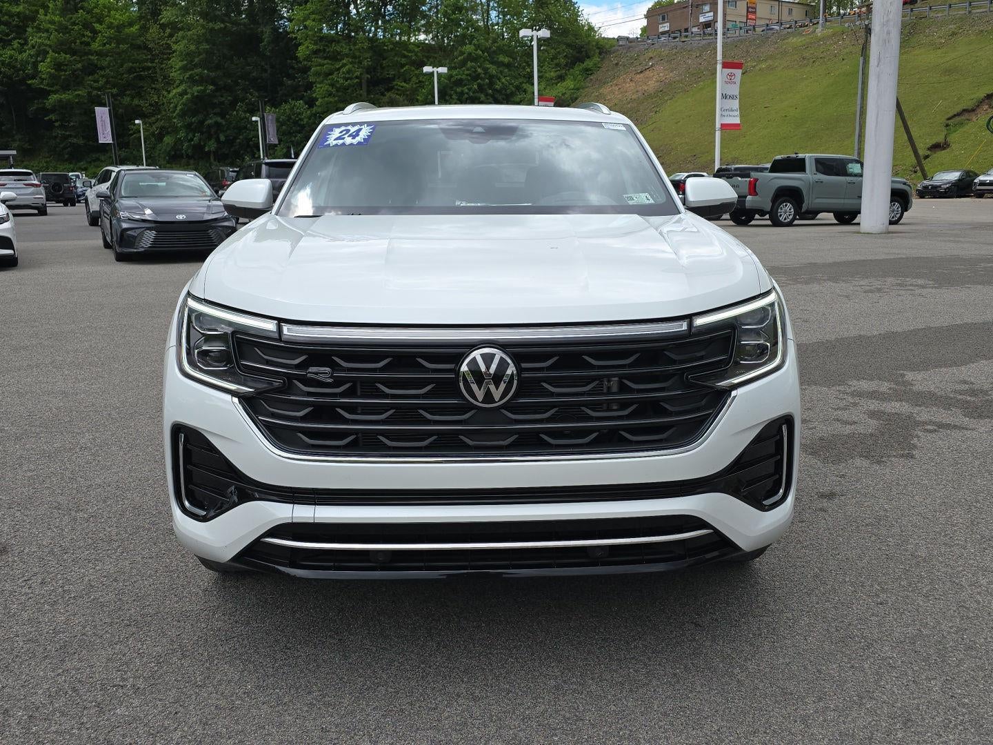 2024 Volkswagen Atlas Cross Sport 2.0T SEL R-Line