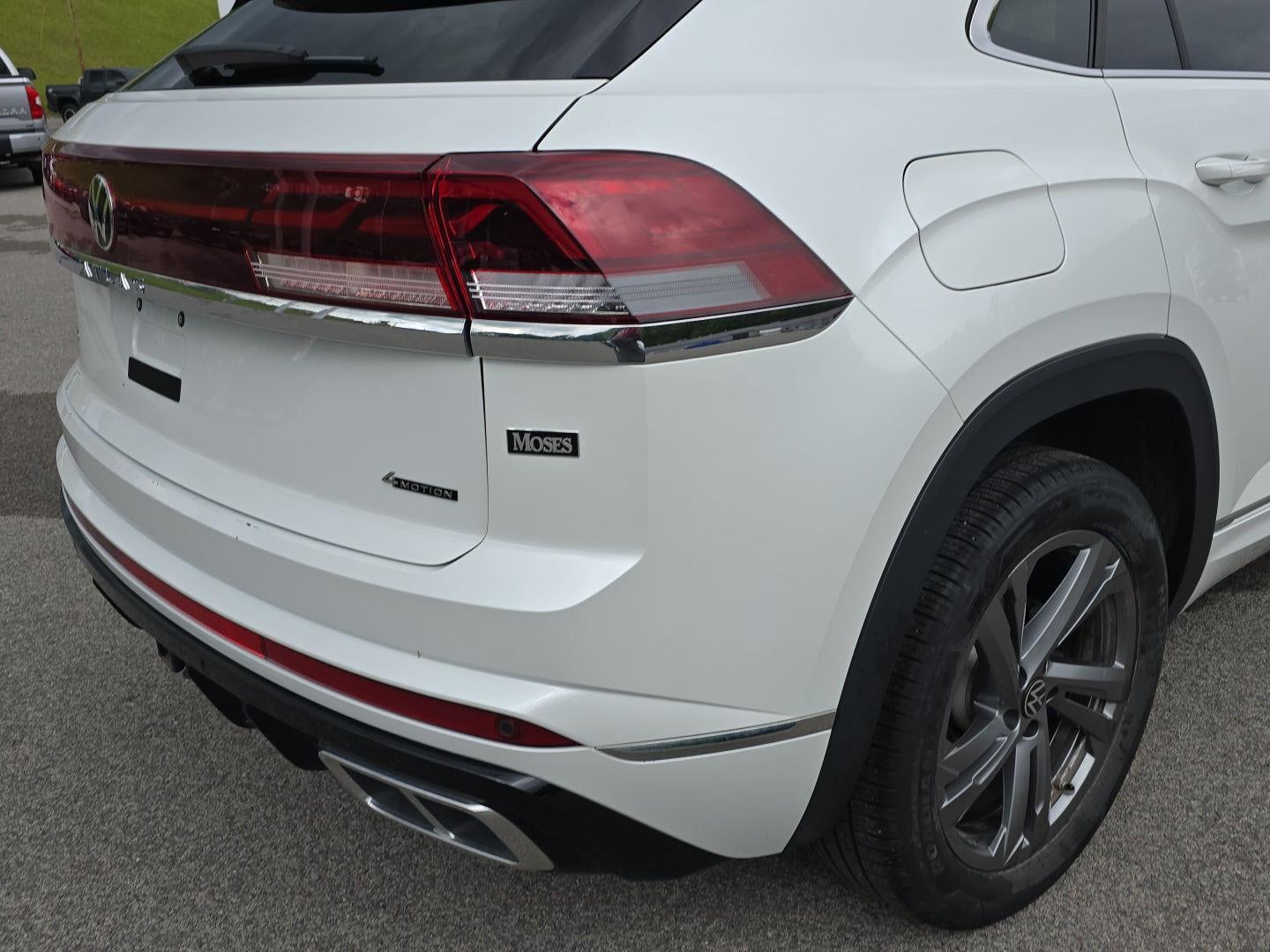 2024 Volkswagen Atlas Cross Sport 2.0T SEL R-Line