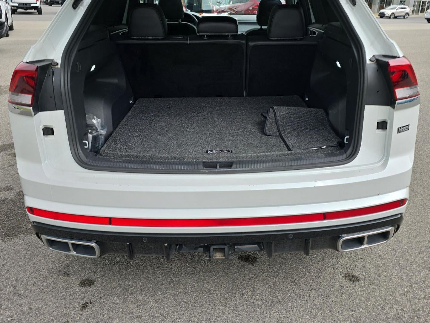 2024 Volkswagen Atlas Cross Sport 2.0T SEL R-Line