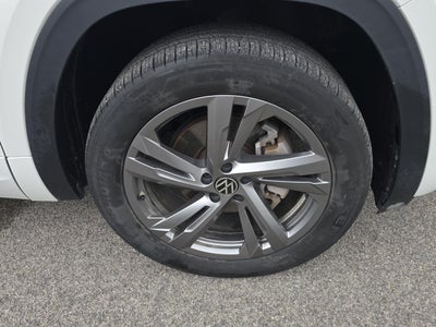 2024 Volkswagen Atlas Cross Sport 2.0T SEL R-Line