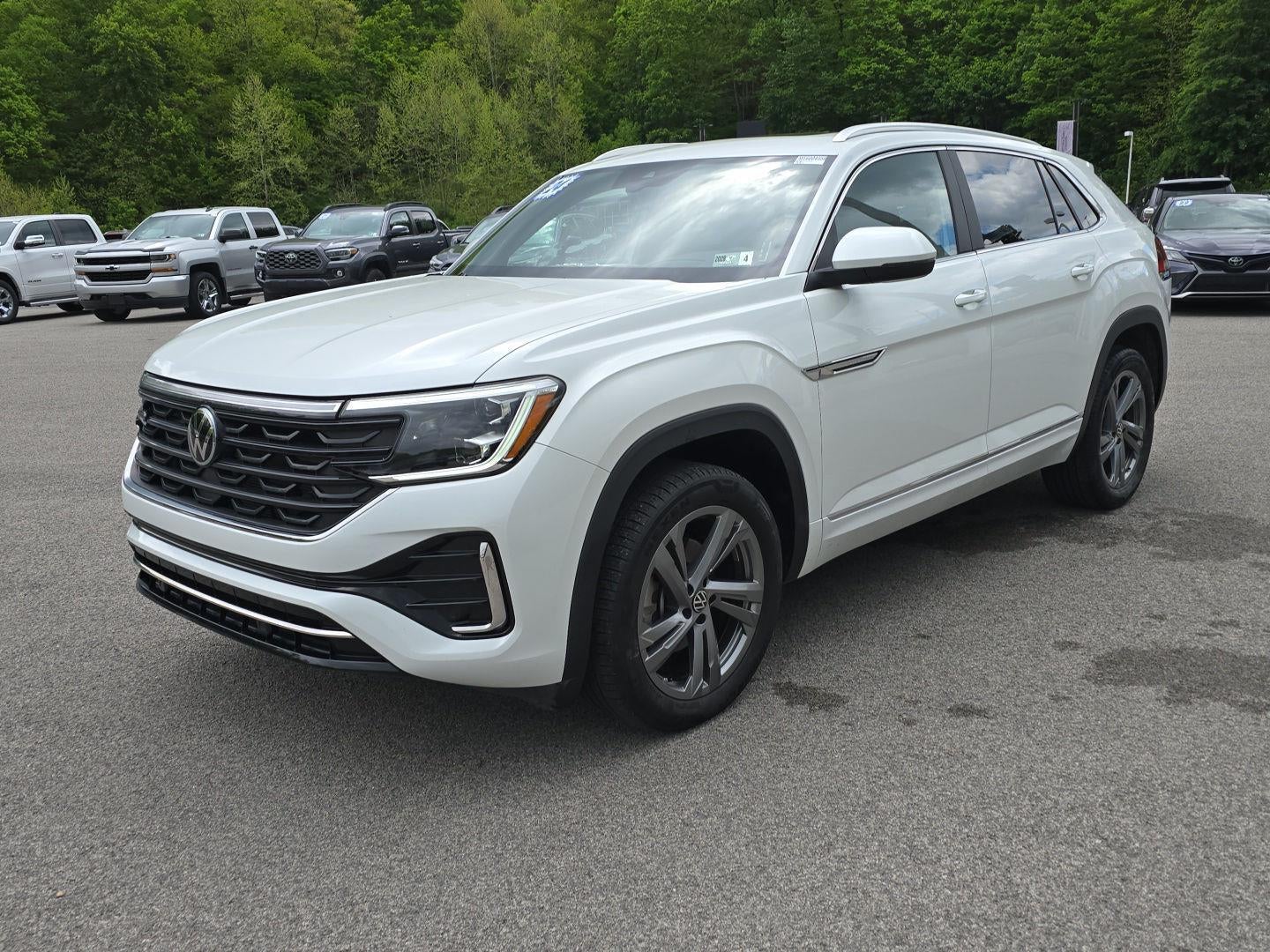 2024 Volkswagen Atlas Cross Sport 2.0T SEL R-Line