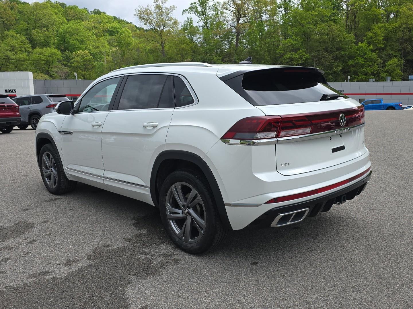 2024 Volkswagen Atlas Cross Sport 2.0T SEL R-Line