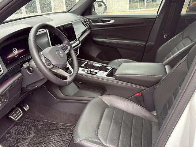 2024 Volkswagen Atlas Cross Sport 2.0T SEL R-Line