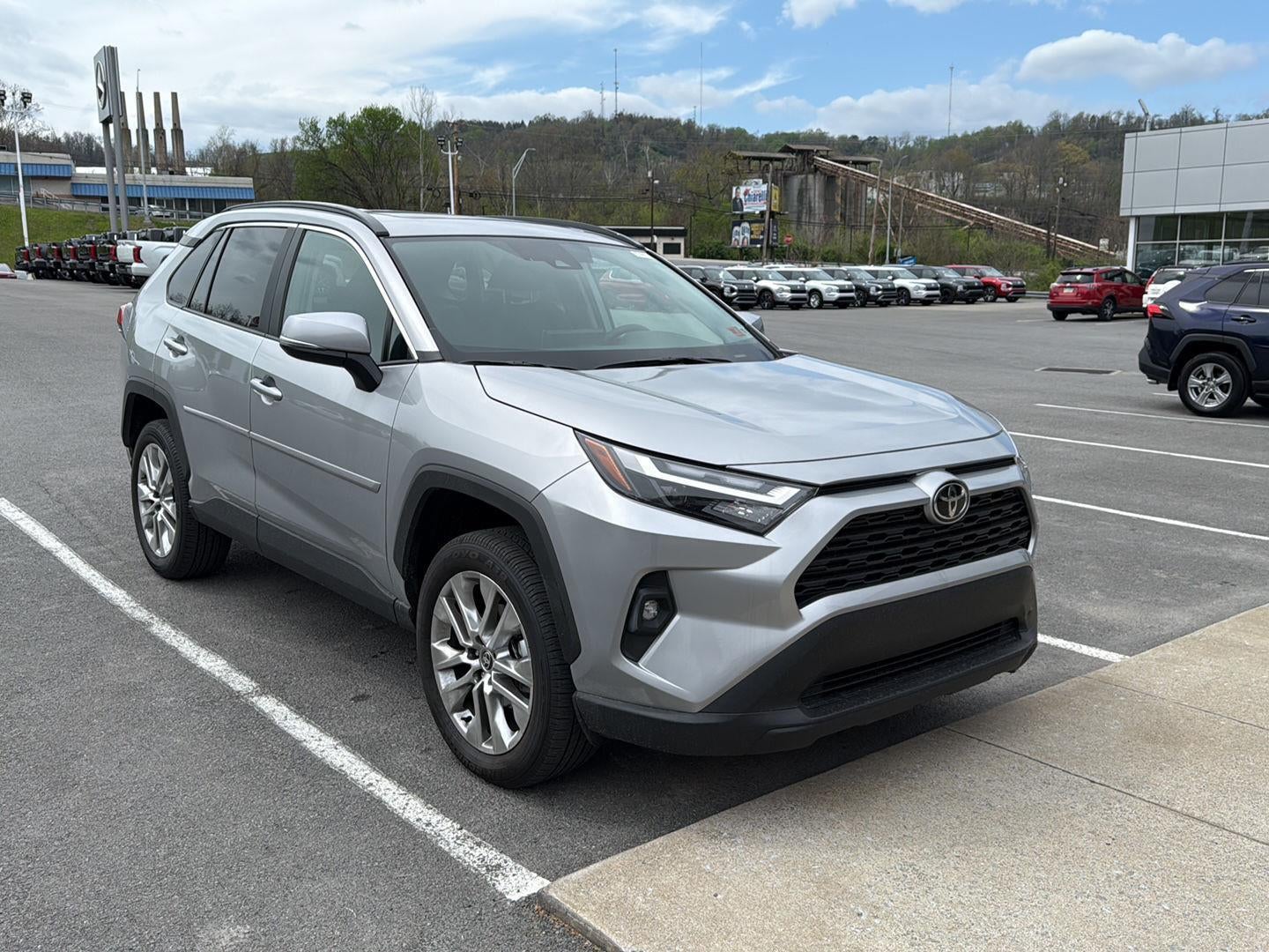 2025 Toyota RAV4 XLE Premium