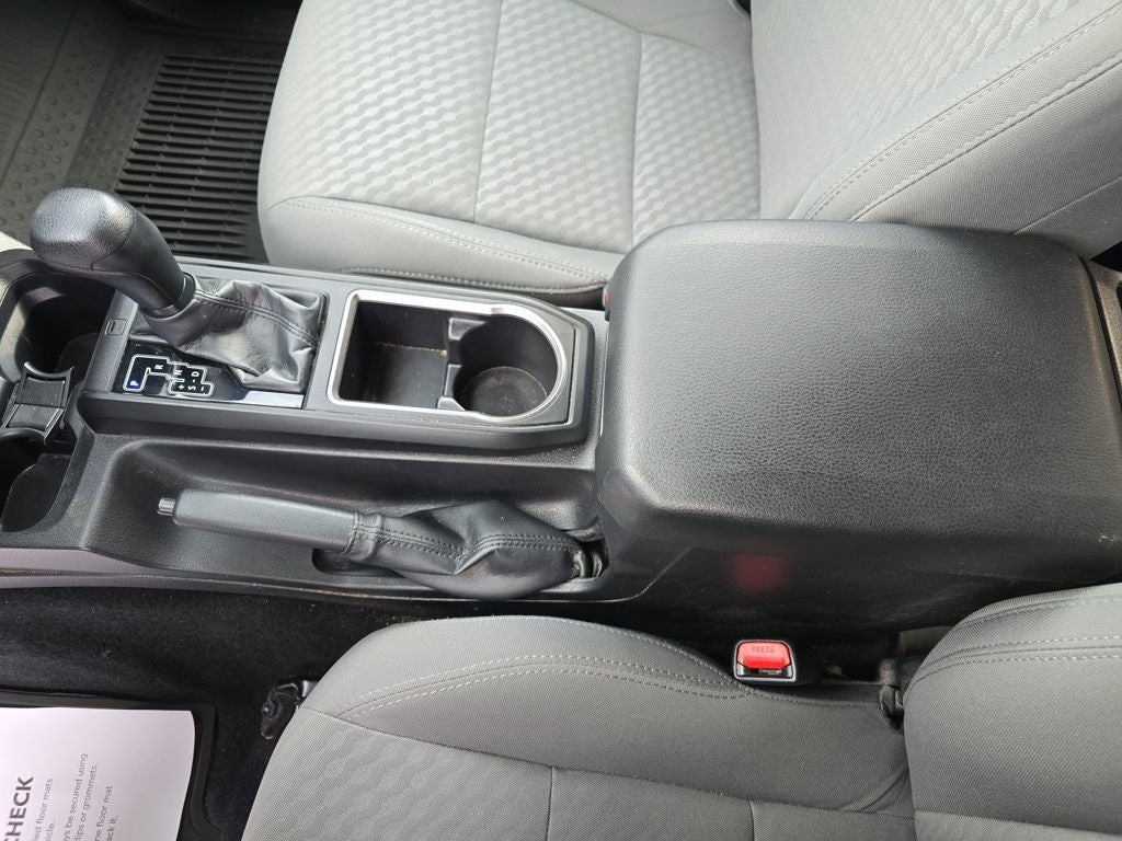 2022 Toyota Tacoma SR5 V6