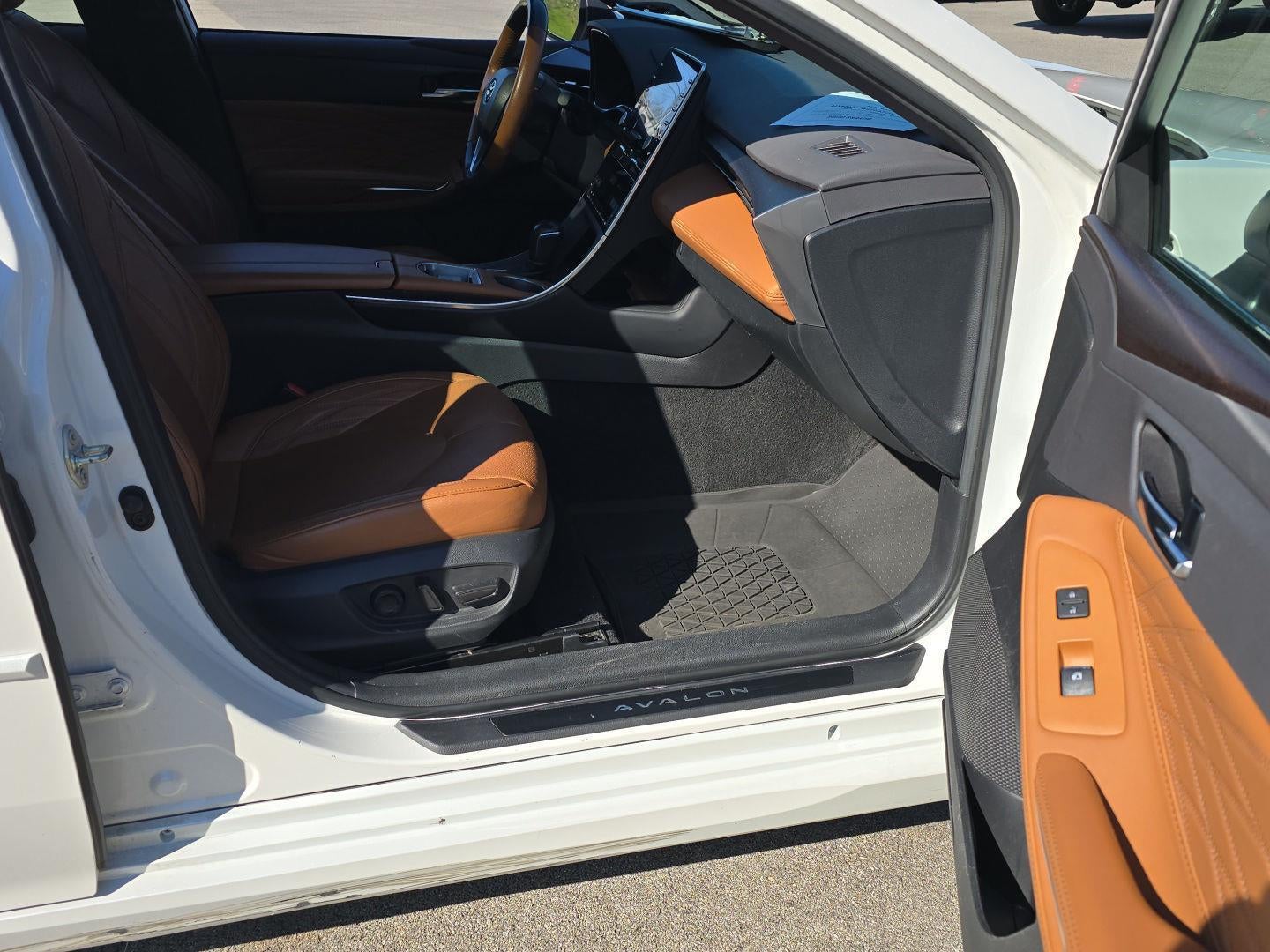 2020 Toyota Avalon Hybrid Limited