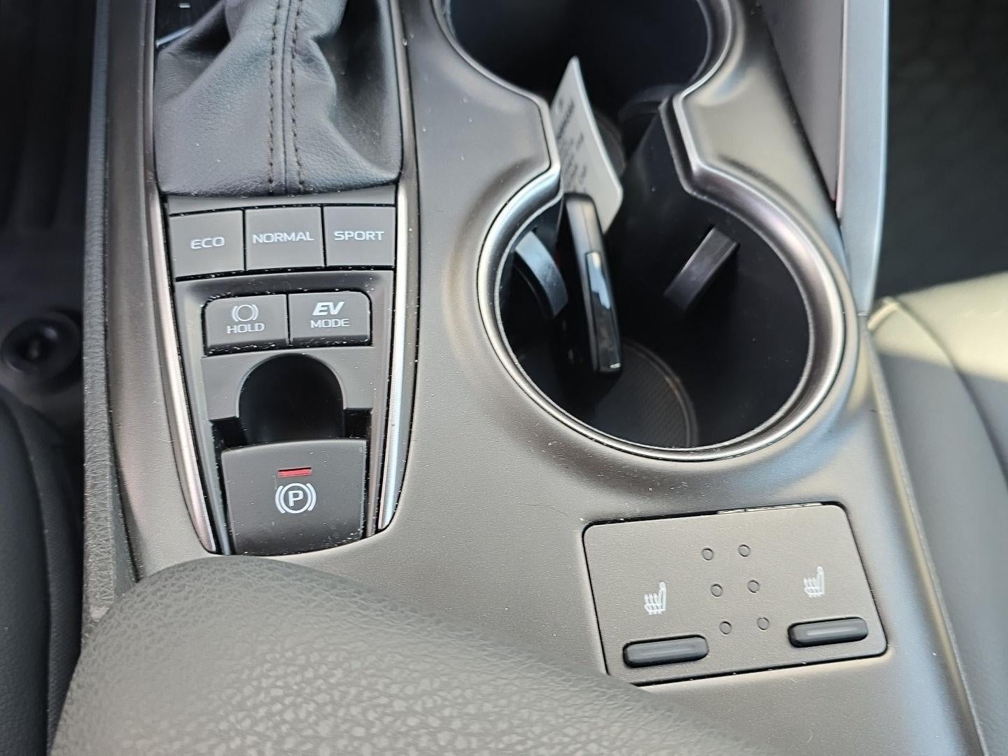 2024 Toyota Camry Hybrid SE