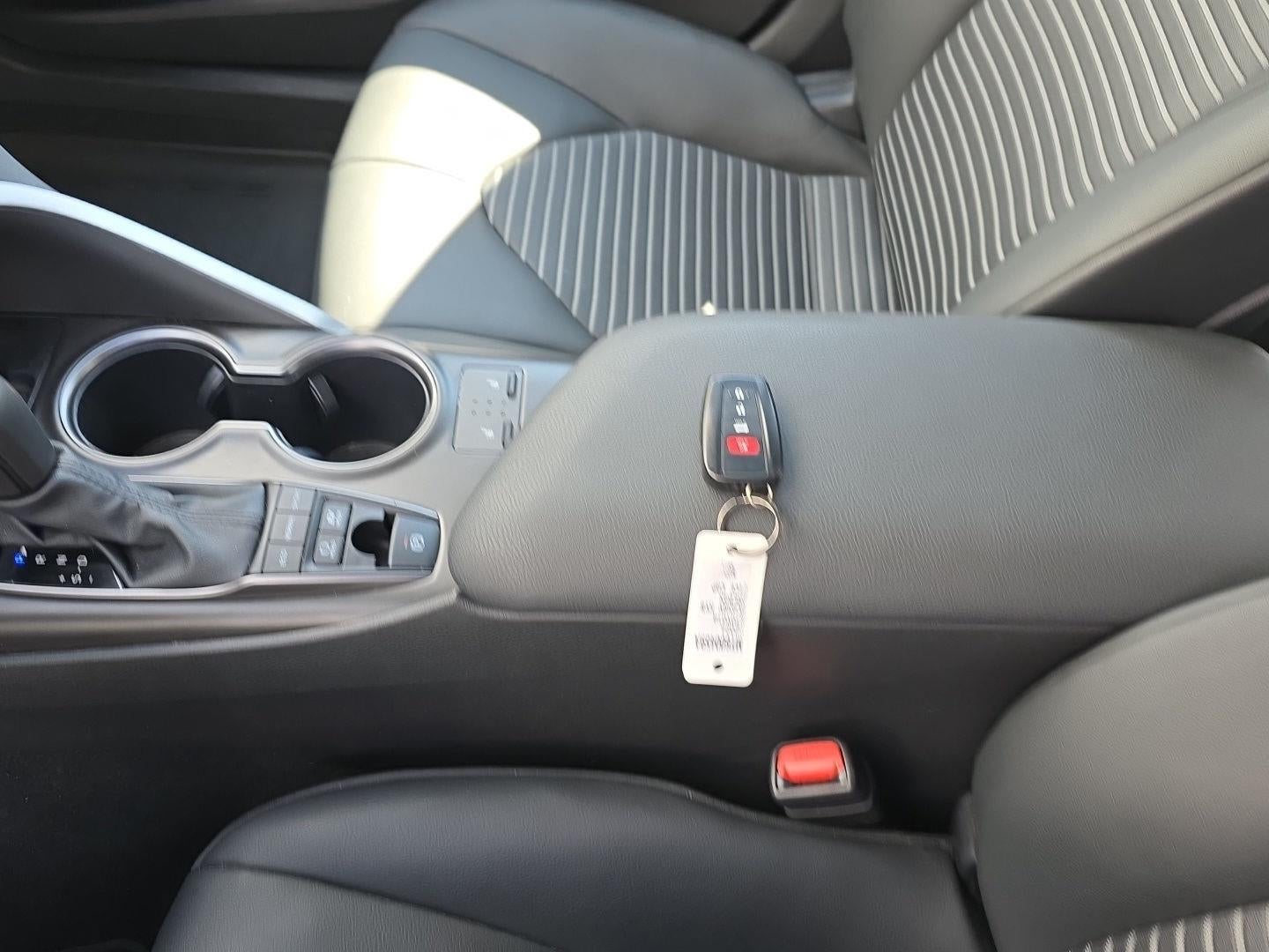 2024 Toyota Camry Hybrid SE