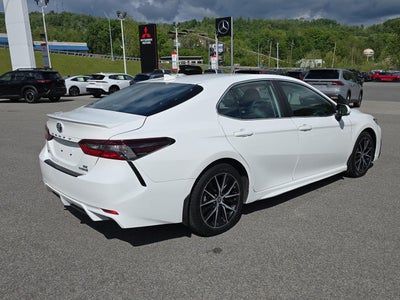 2024 Toyota Camry Hybrid SE