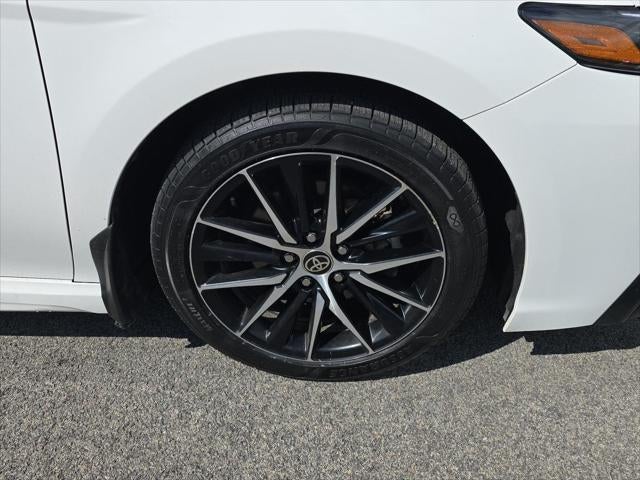 2024 Toyota Camry Hybrid SE