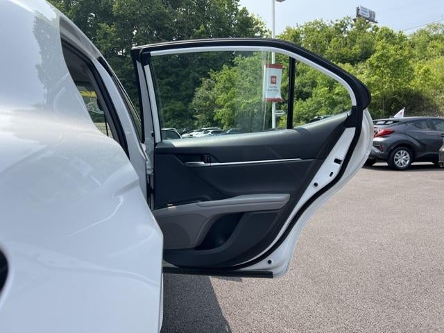 2023 Toyota Camry Hybrid SE