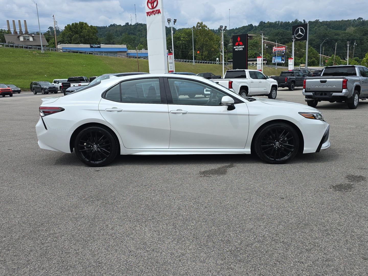 2024 Toyota Camry Hybrid XSE
