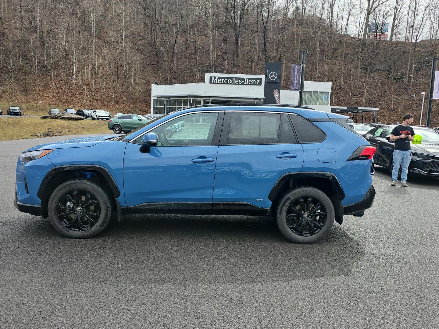 2024 Toyota RAV4 Hybrid SE