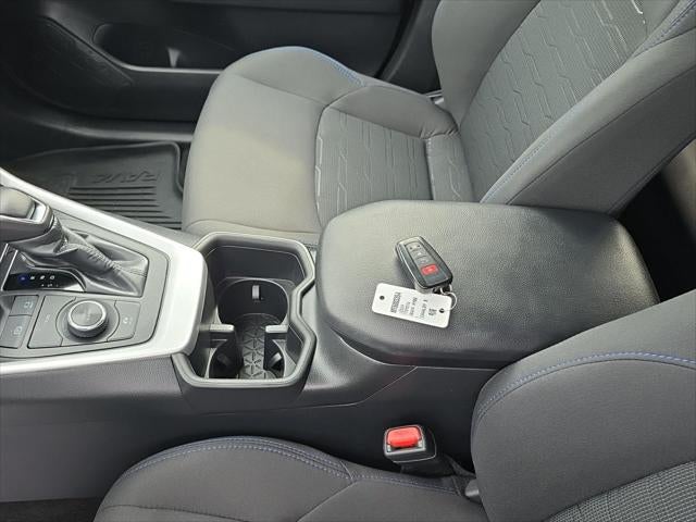 2024 Toyota RAV4 Hybrid SE