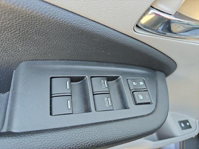 2022 Honda Pilot Touring w/Rear Captain's Chairs