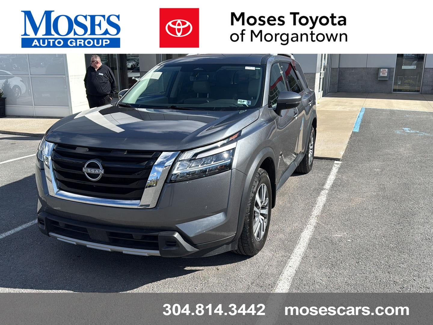 2023 Nissan Pathfinder SL