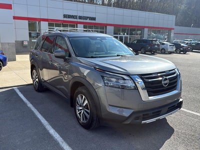 2023 Nissan Pathfinder SL