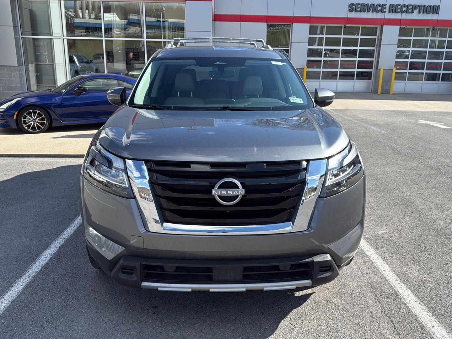 2023 Nissan Pathfinder SL