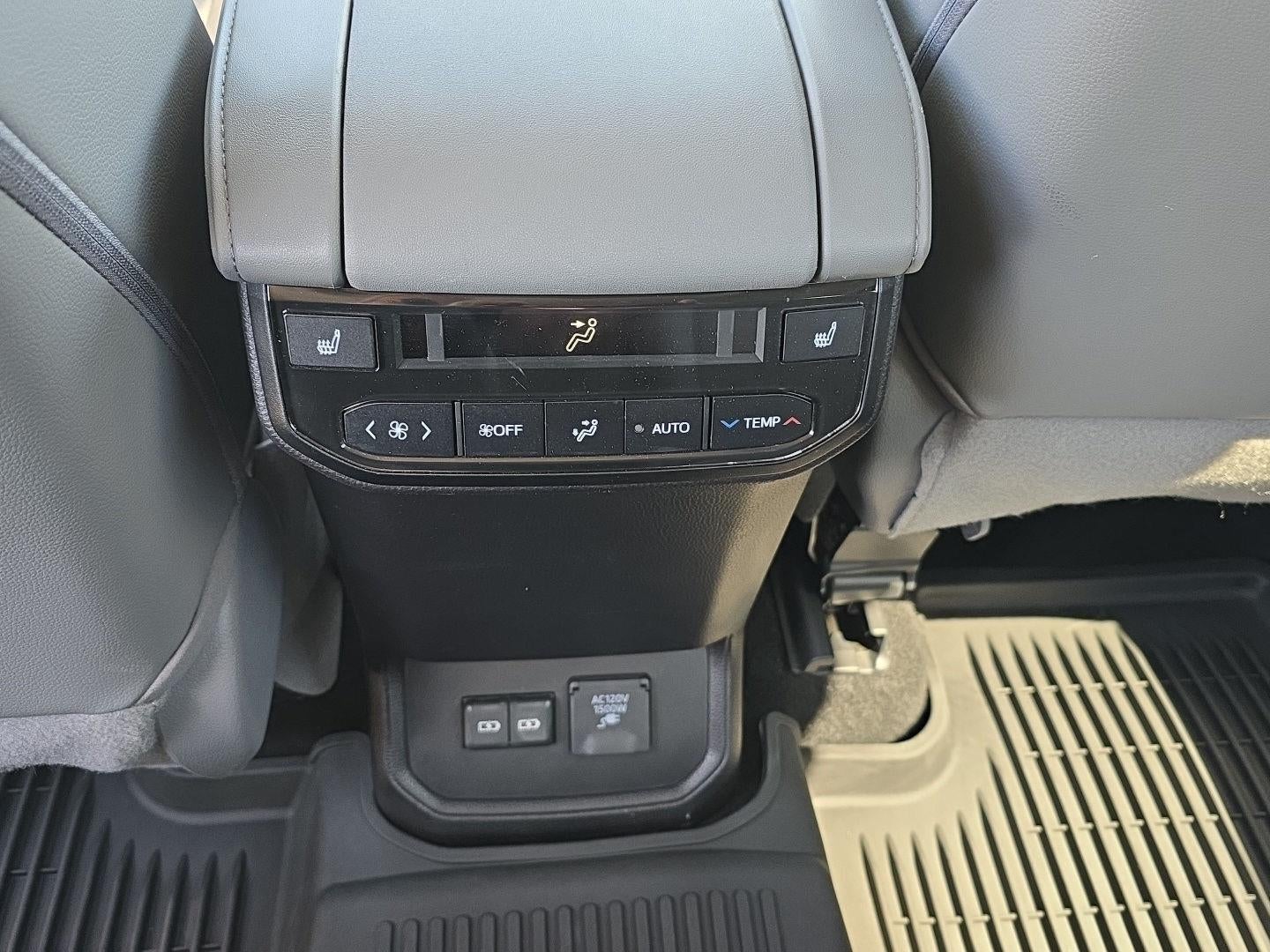 2022 Toyota Highlander Hybrid Platinum