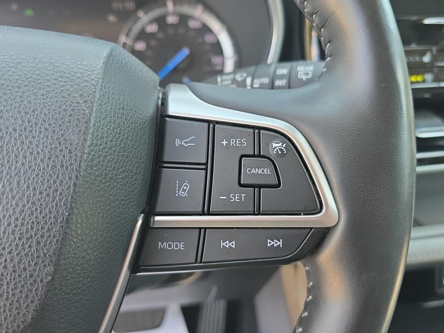 2022 Toyota Highlander Hybrid Platinum