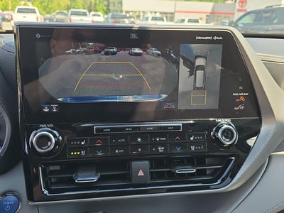 2022 Toyota Highlander Hybrid Platinum