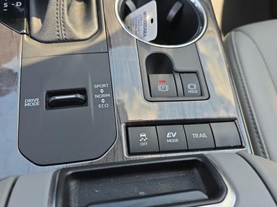 2022 Toyota Highlander Hybrid Platinum