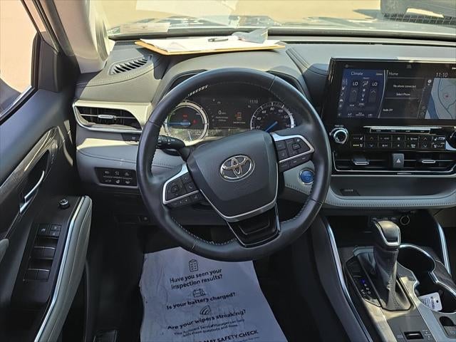 2022 Toyota Highlander Hybrid Platinum