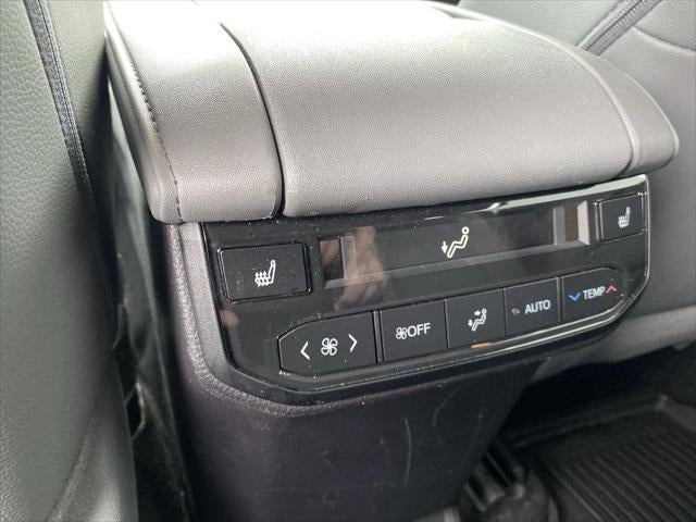 2025 Toyota Highlander Hybrid Platinum