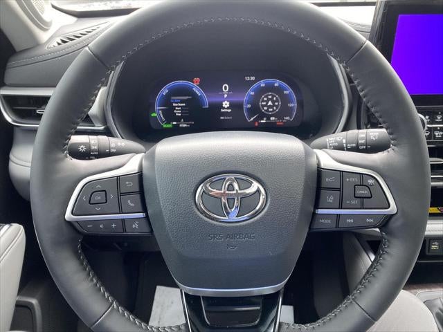 2025 Toyota Highlander Hybrid Platinum