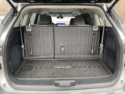 2025 Toyota Highlander Hybrid Platinum