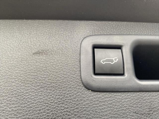 2025 Toyota Highlander Hybrid Platinum