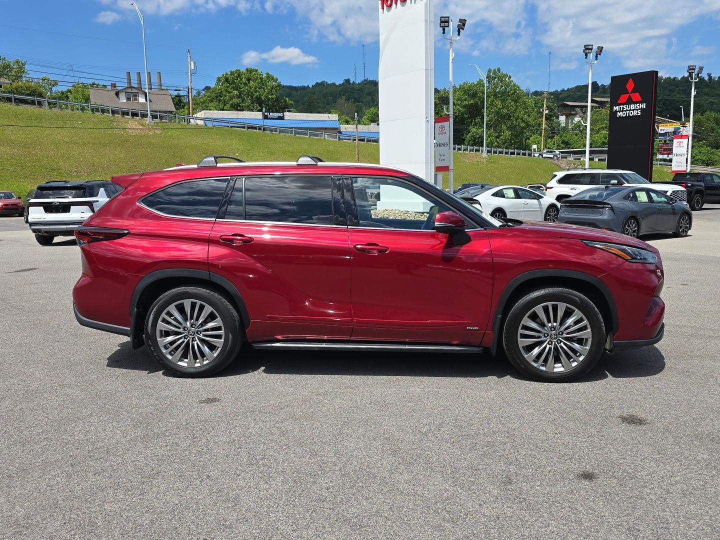 2026 Toyota Highlander Hybrid Platinum