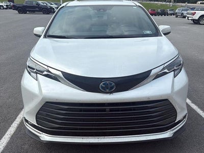 2024 Toyota Sienna Platinum 7-Passenger
