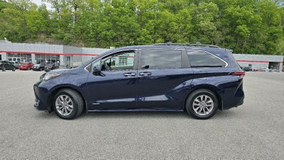 2021 Toyota Sienna XLE
