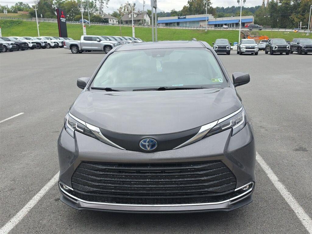 2021 Toyota Sienna XLE 7-Passenger