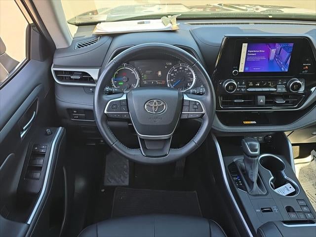 2025 Toyota Highlander Hybrid XLE