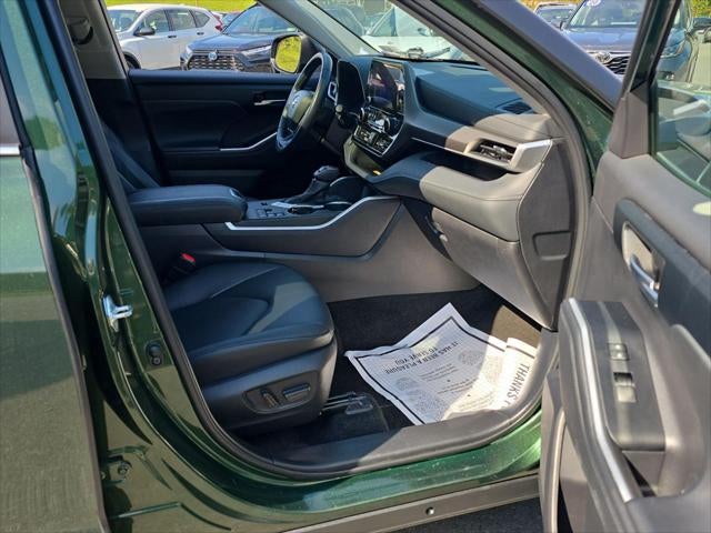 2025 Toyota Highlander Hybrid XLE
