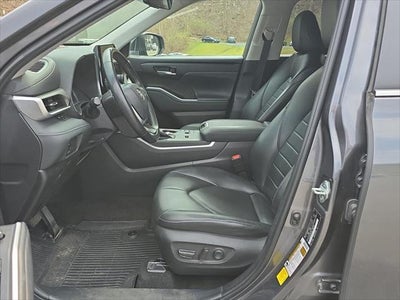 2023 Toyota Highlander Hybrid XLE