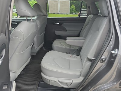 2025 Toyota Highlander XLE