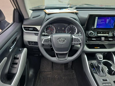 2025 Toyota Highlander XLE