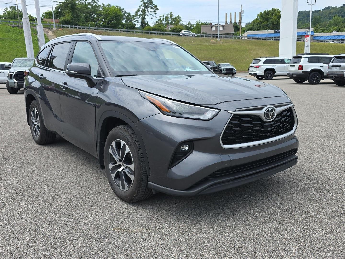 2025 Toyota Highlander XLE