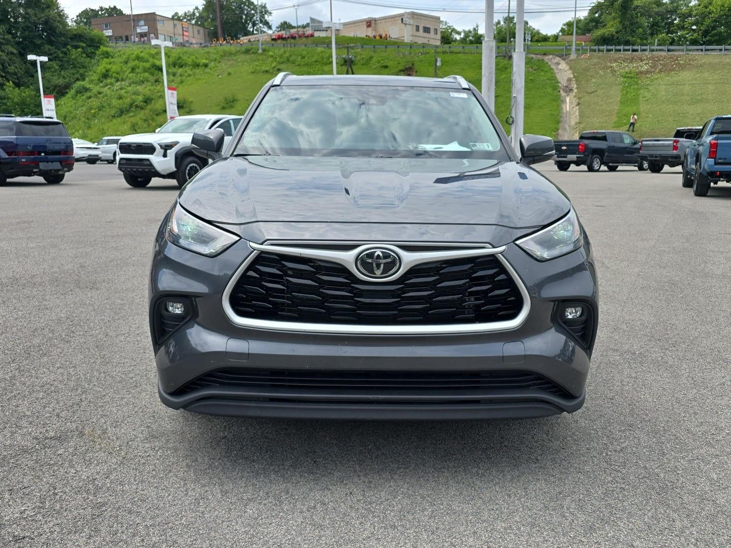 2025 Toyota Highlander XLE