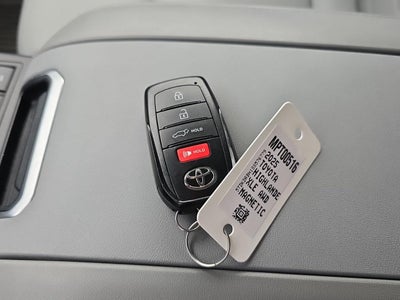 2025 Toyota Highlander XLE