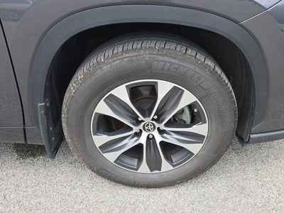 2025 Toyota Highlander XLE