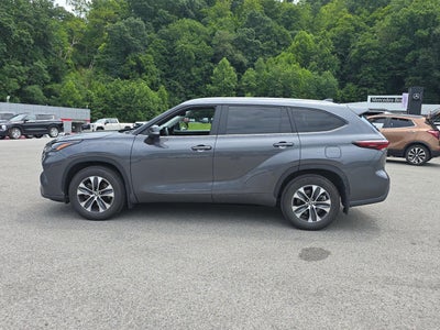 2025 Toyota Highlander XLE