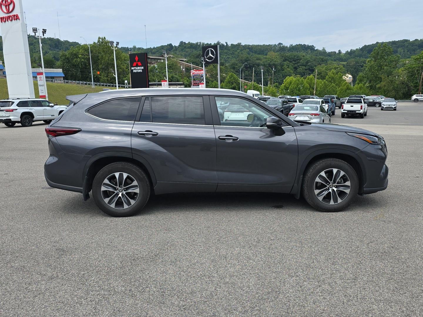 2025 Toyota Highlander XLE